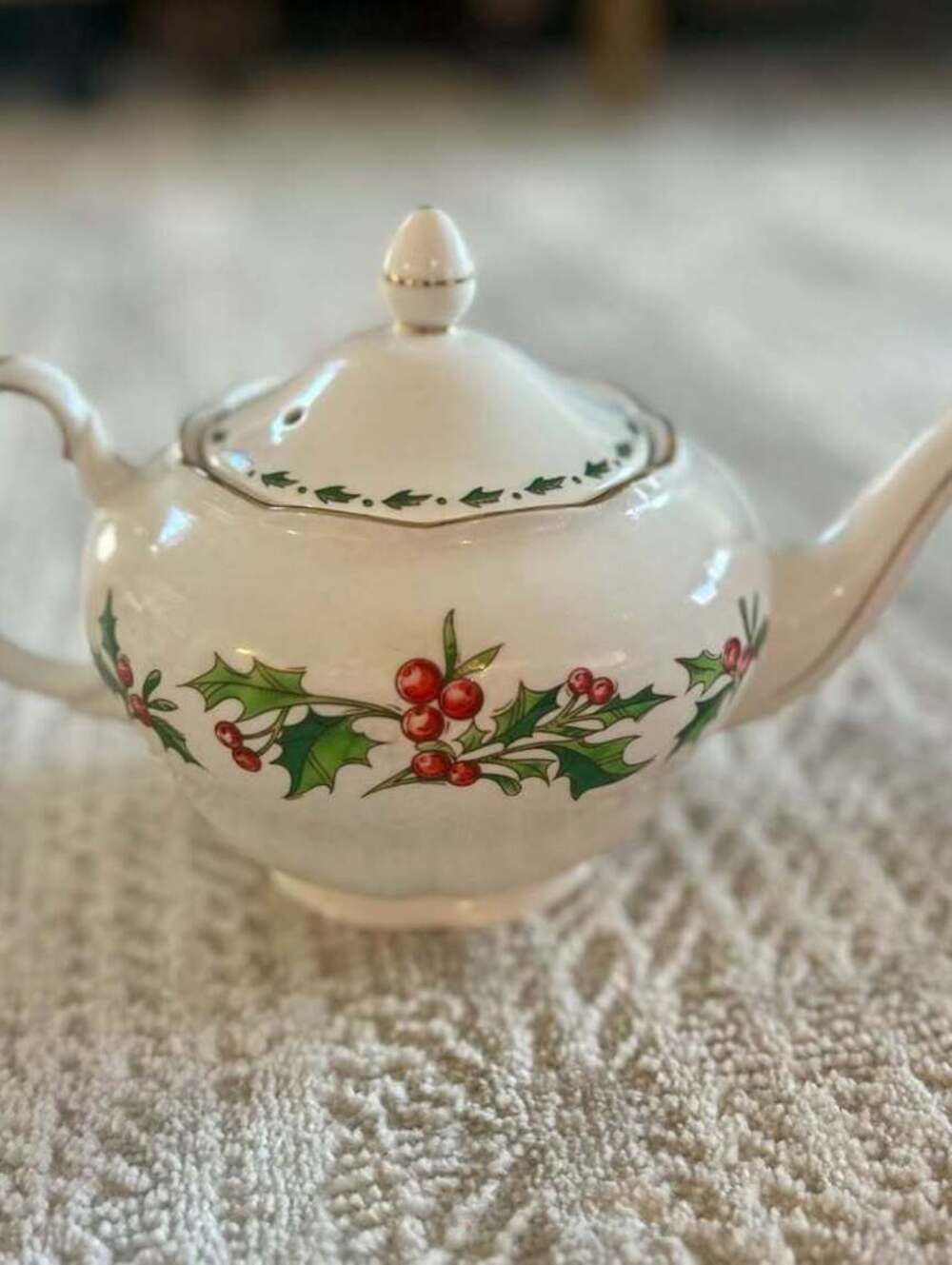 1992 “A Cup of Christmas Tea” Waldman House Press Winter Holly Porcelain Teapot
